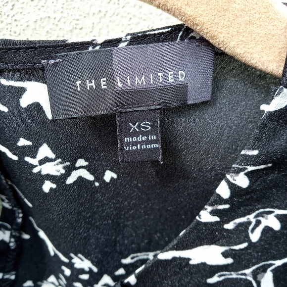 The Limited Black & White Blouse in Extra Small - Picture 4 of 5